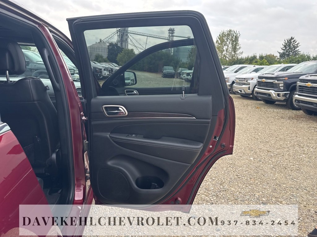 Used 2016 Jeep Grand Cherokee Overland w/ Advanced Technology Group image 26