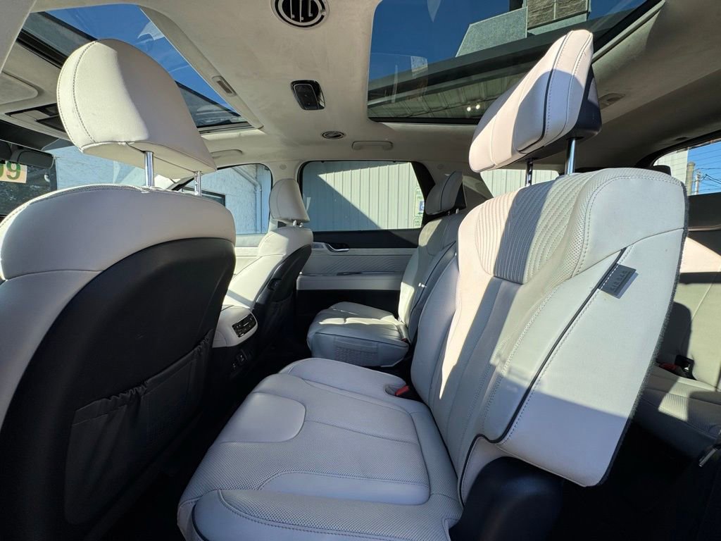 Used 2024 Hyundai Palisade Calligraphy image 8