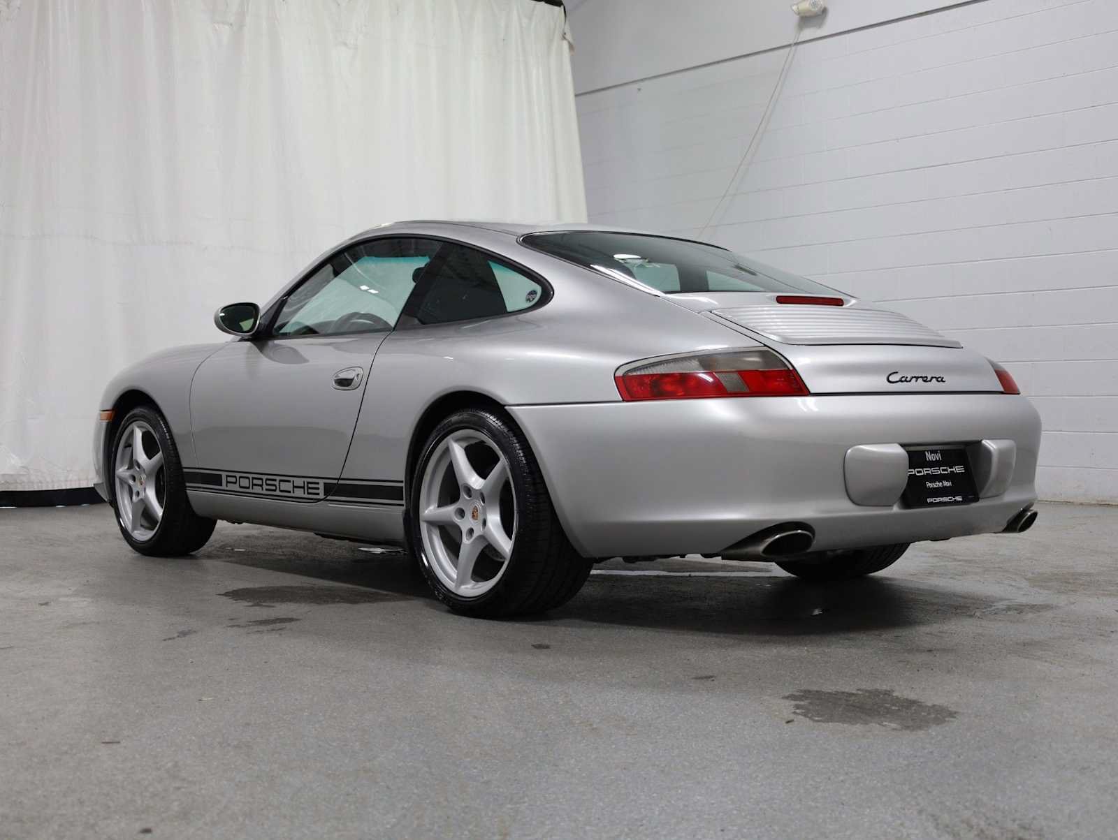 Used 2003 Porsche 911 Carrera RWD image 3