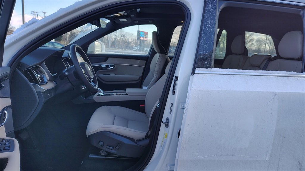 New 2026 Volvo XC90 B6 Plus image 7