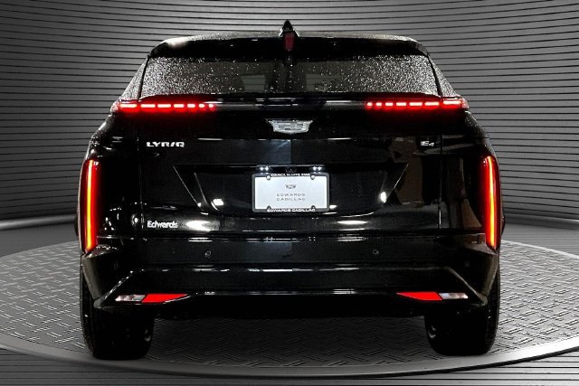 New 2027 Cadillac Lyriq Sport w/ LPO, Floor Liner Package AWD/4WD image 4