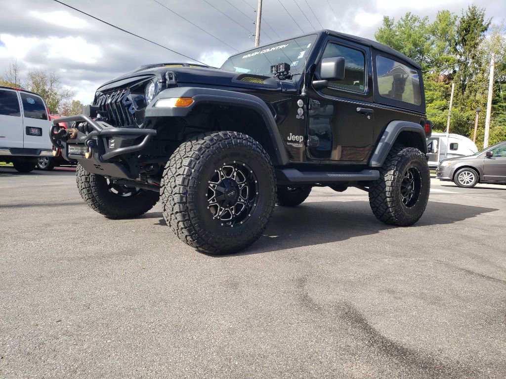 Used 2018 Jeep Wrangler Sport image 3