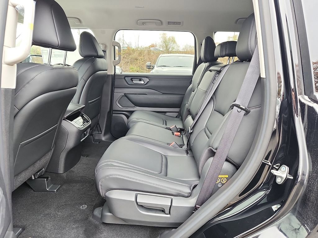 New 2026 Nissan Armada SV image 5