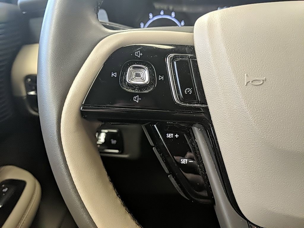 Certified 2022 Lincoln Corsair AWD w/ Equipment Group 101A image 15