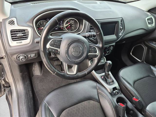 Used 2020 Jeep Compass Latitude w/ Popular Equipment Group FWD image 10