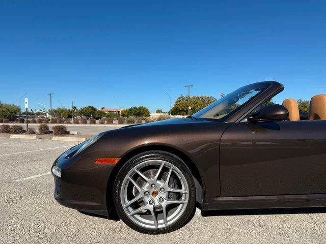 Used 2010 Porsche 911 Carrera 4 image 17