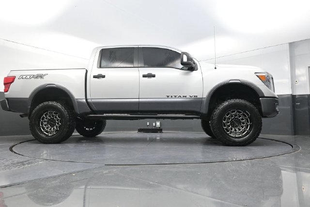Used 2018 Nissan Titan PRO-4X w/ Pro-4x Convenience Package AWD/4WD image 38