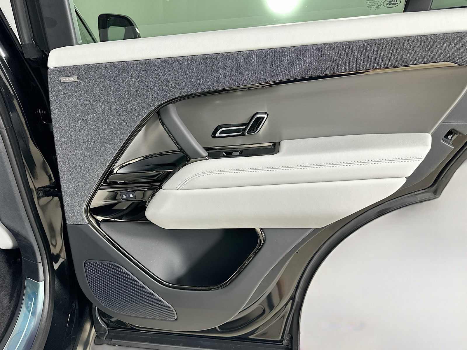 New 2026 Land Rover Range Rover Sport SE AWD/4WD image 40