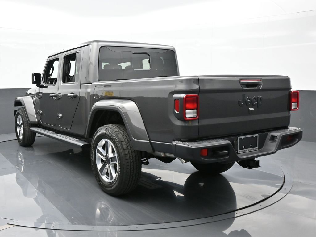 Used 2024 Jeep Gladiator Sport w/ Premium Package image 4