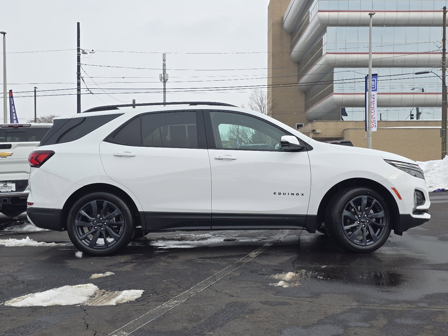 Certified 2022 Chevrolet Equinox RS w/ Infotainment Package image 23