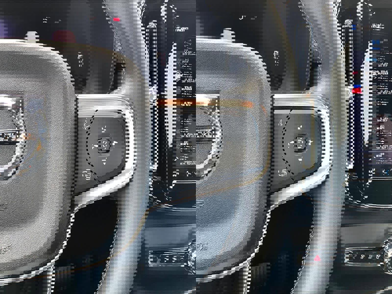 Used 2023 Volvo XC40 Recharge Core w/ Protection Package Premier image 22