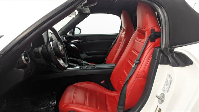 Used 2018 FIAT 124 Spider Lusso RWD image 14