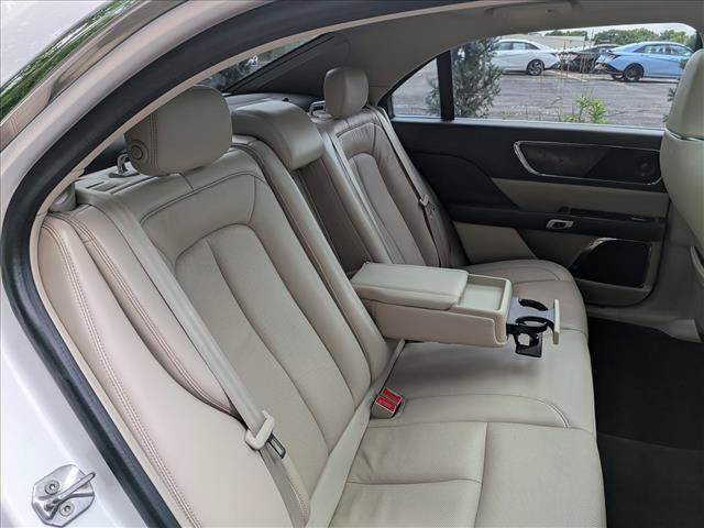 Used 2018 Lincoln Continental Reserve AWD/4WD image 16