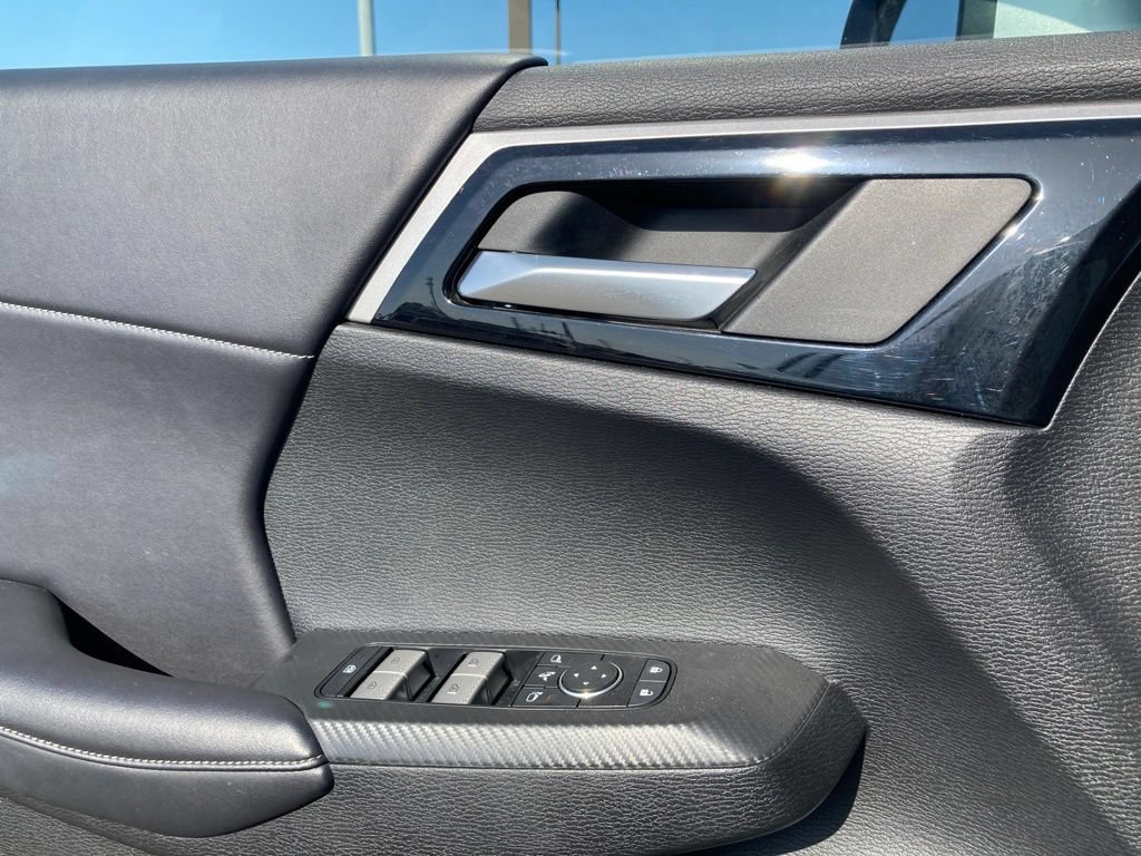 Used 2025 Mitsubishi Outlander SE FWD image 13