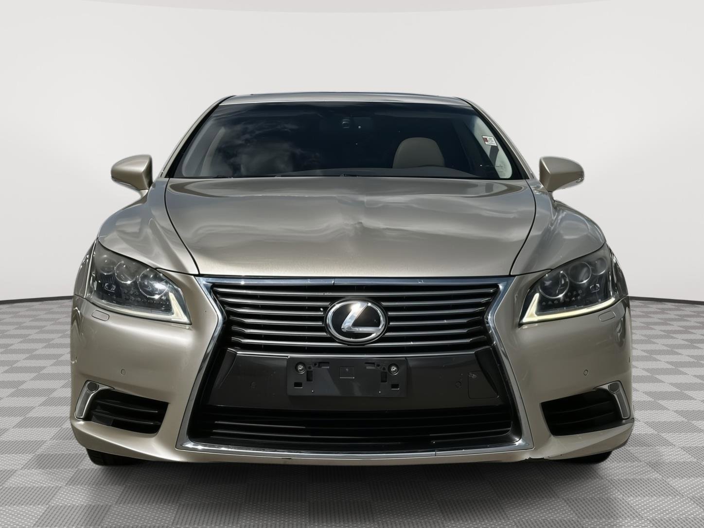 Used 2013 Lexus LS 460 w/ Comfort Pkg RWD image 2