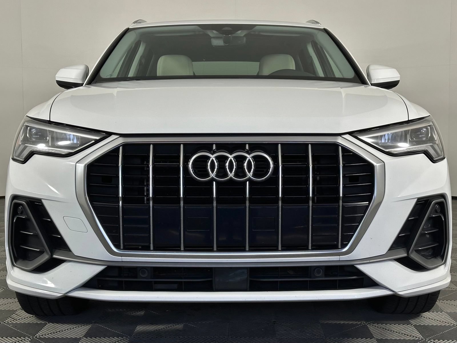 Used 2020 Audi Q3 2.0T Premium Plus w/ Premium Plus Package AWD/4WD image 24