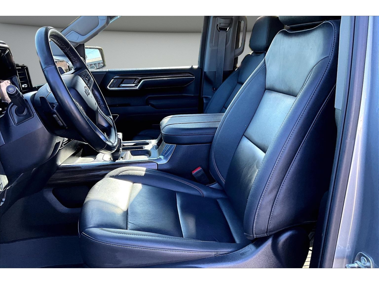 Used 2025 Chevrolet Silverado 1500 LT Trail Boss w/ Convenience Package II AWD/4WD image 33
