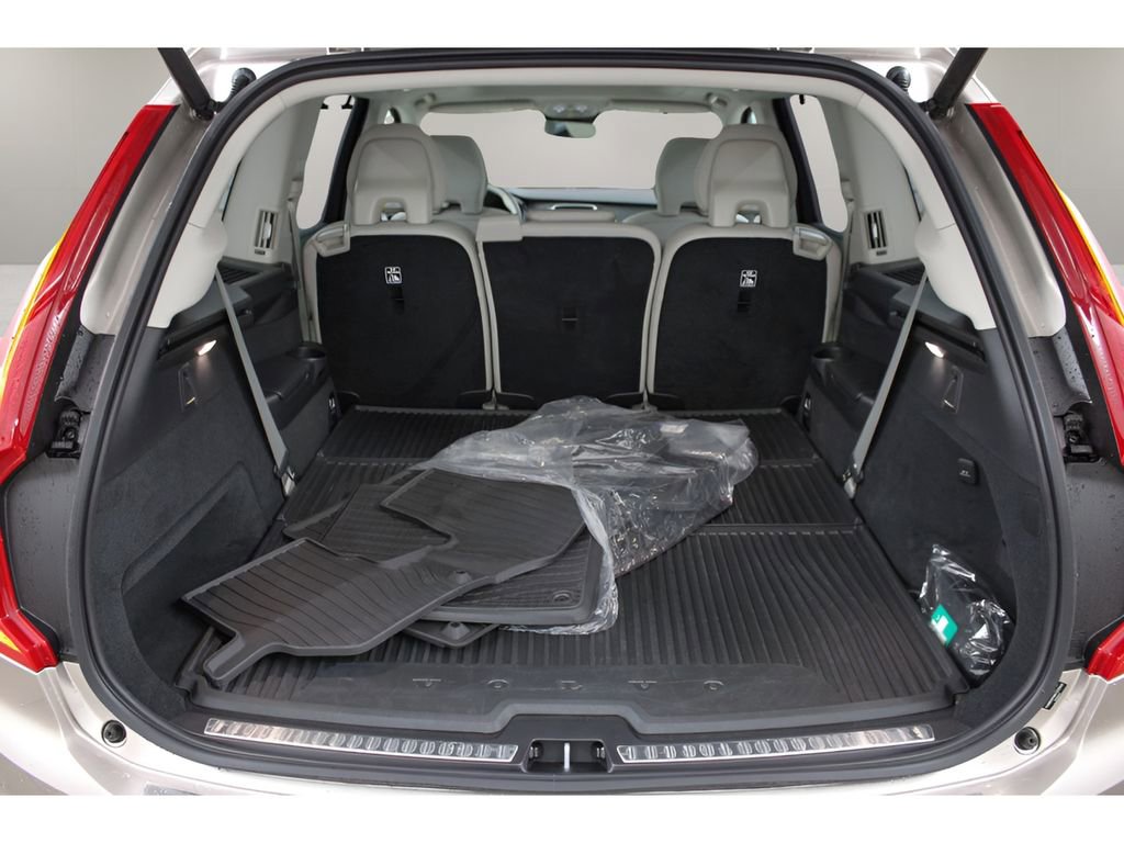 Used 2025 Volvo XC90 B6 Plus w/ Protection Package Premier AWD/4WD image 26