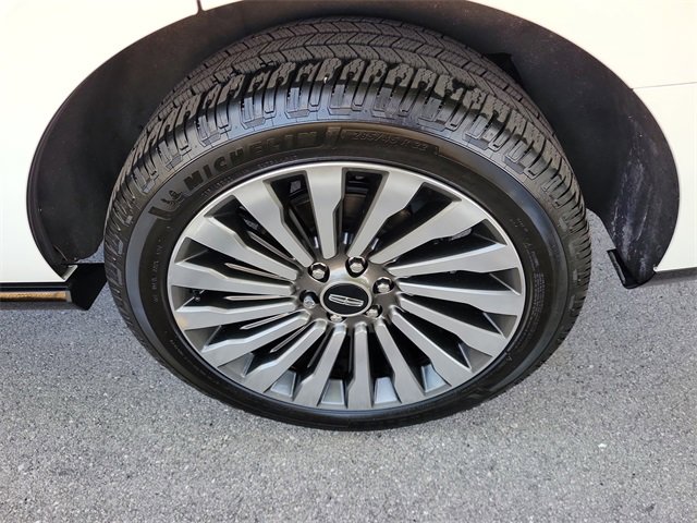 Used 2020 Lincoln Navigator Reserve w/ Luxury Package image 6