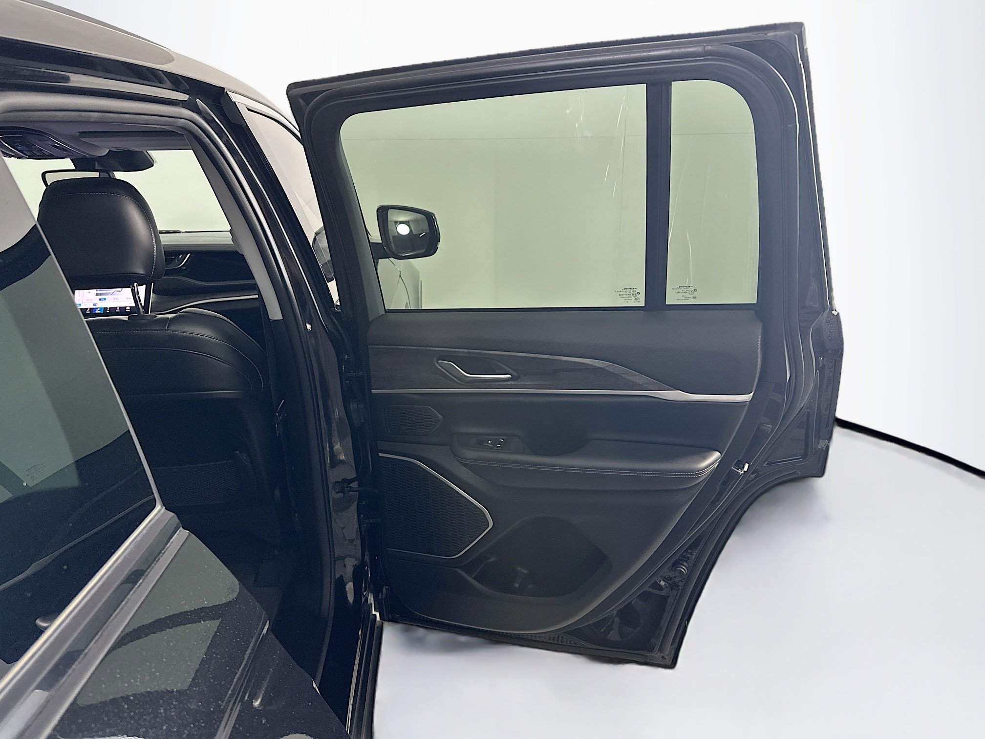 Used 2022 Jeep Grand Cherokee Limited 4xe image 33