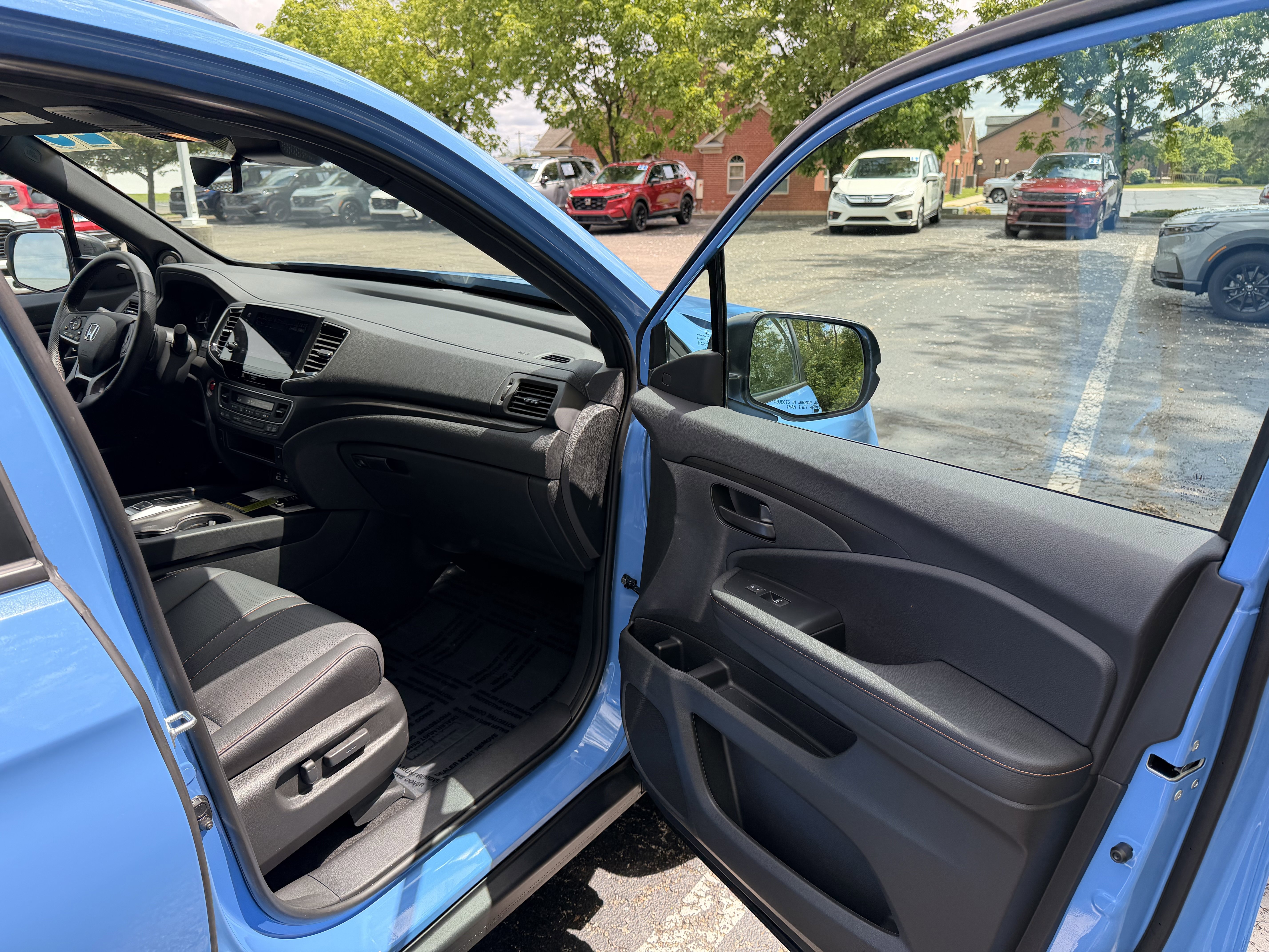 Used 2025 Honda Passport TrailSport image 15