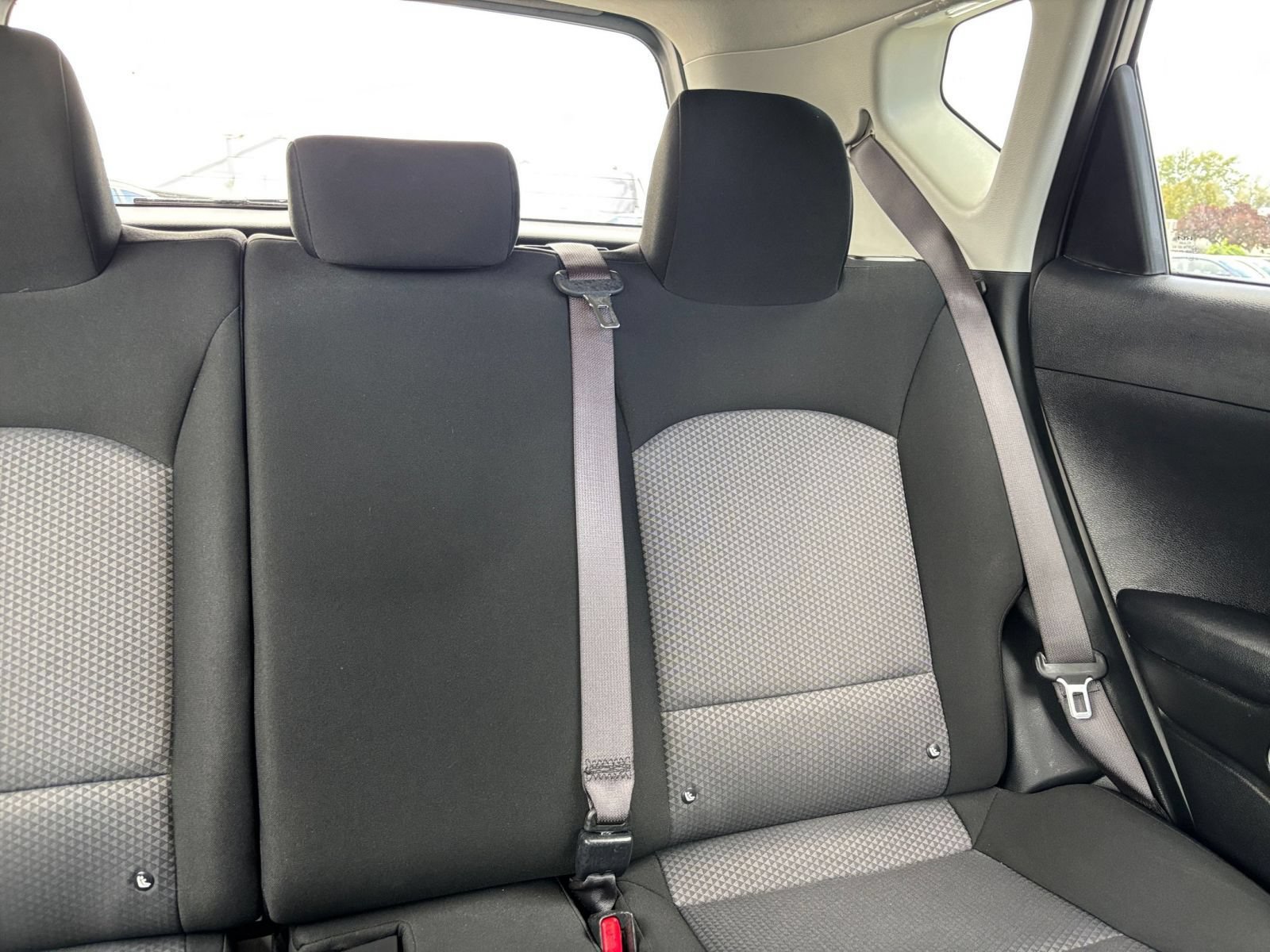 Used 2025 Kia Soul LX w/ LX Technology Package FWD image 34