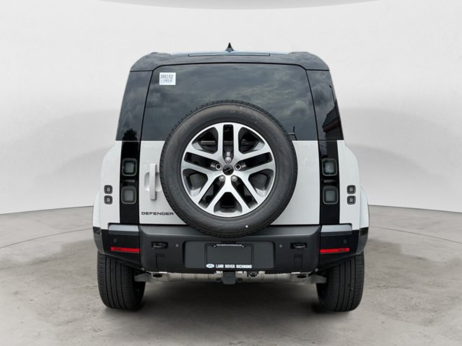 New 2026 Land Rover Defender 110 X-Dynamic SE AWD/4WD image 5