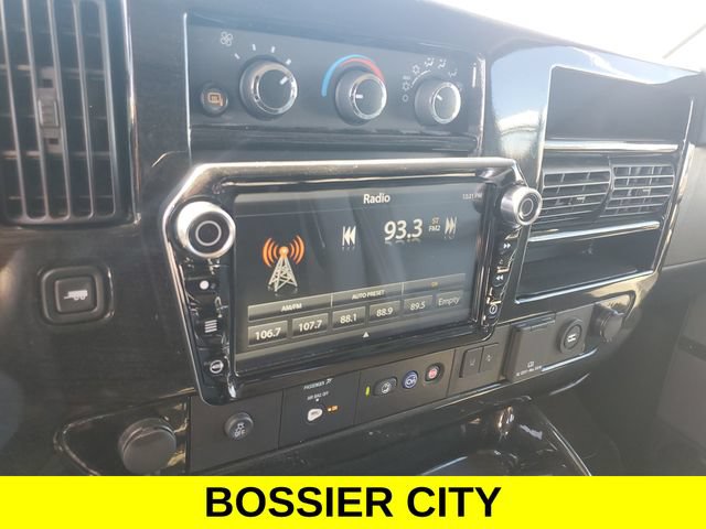 Used 2022 GMC Savana 2500 Extended w/ Enhanced Convenience Package RWD image 18