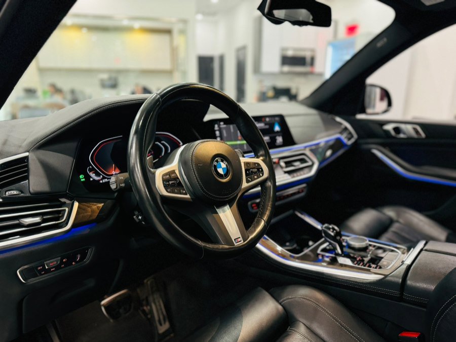 Used 2022 BMW X5 sDrive40i w/ M Sport Package image 14