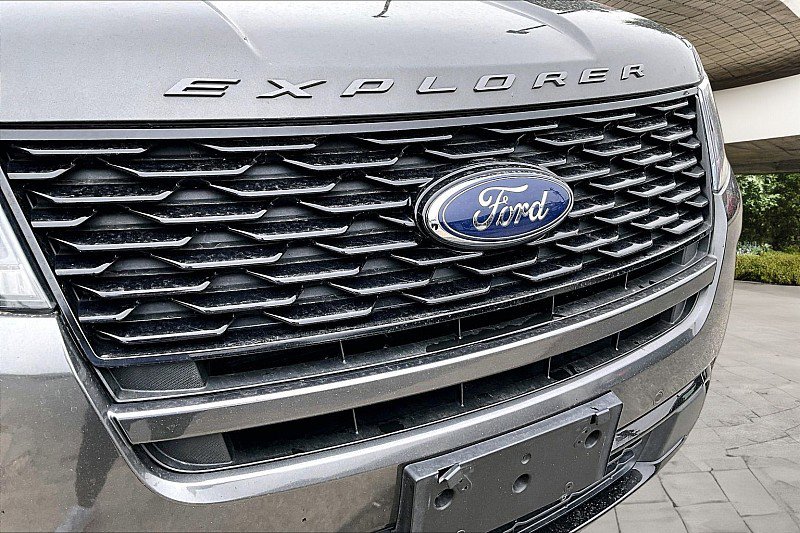 Used 2018 Ford Explorer Sport AWD/4WD image 24