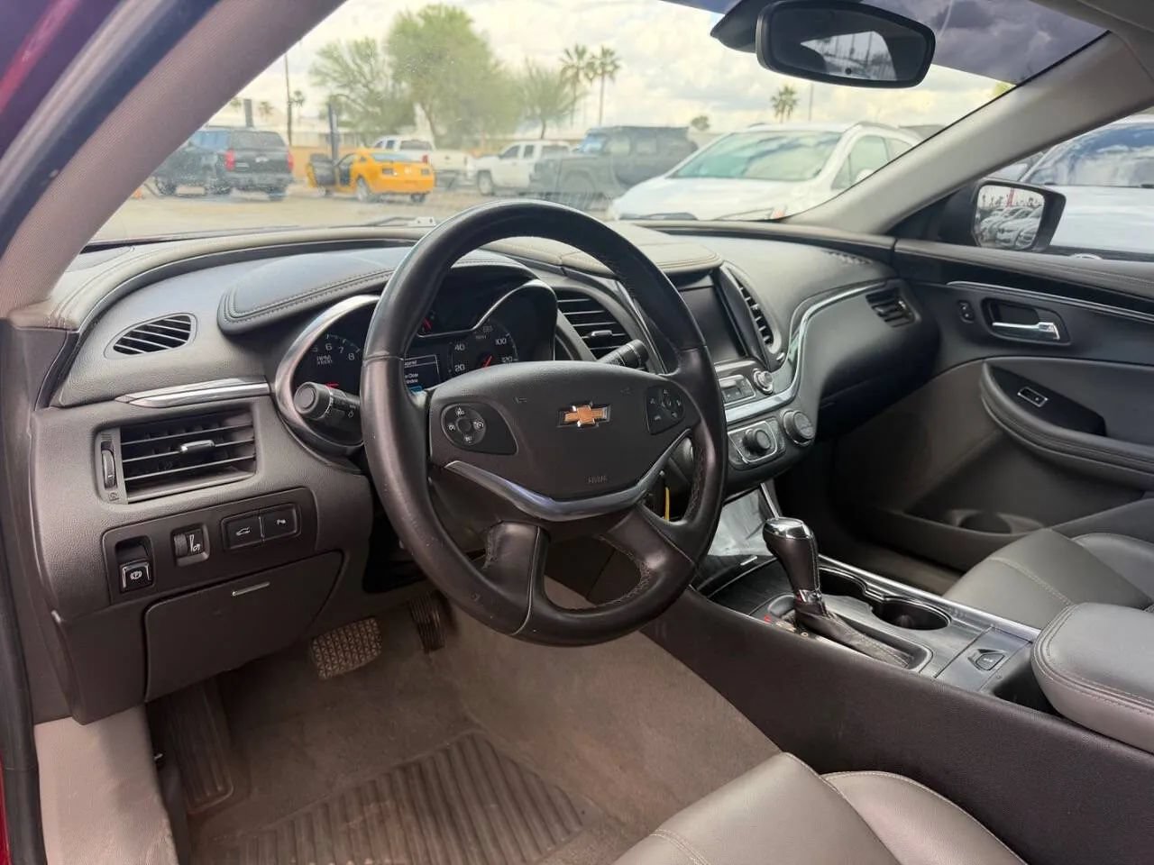 Used 2017 Chevrolet Impala LT w/ Convenience Package FWD image 25