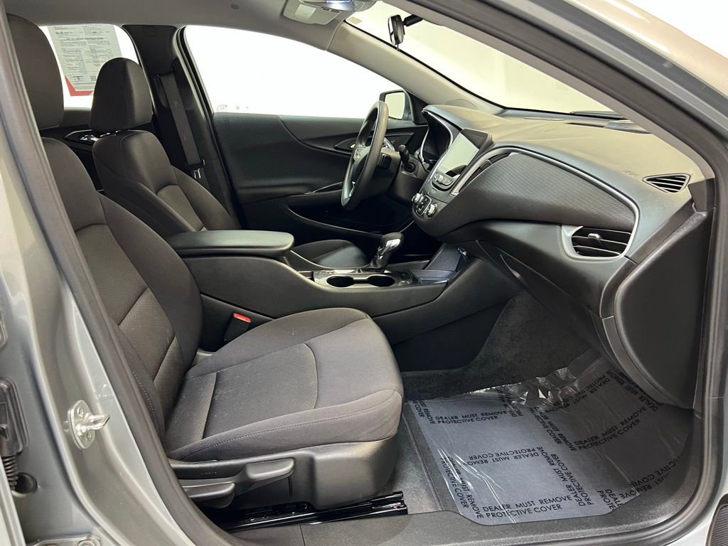 Used 2025 Chevrolet Malibu LS image 30