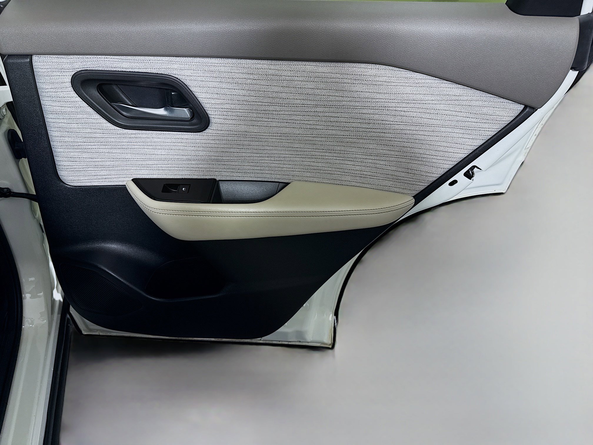 Used 2023 Nissan Rogue SV FWD image 28