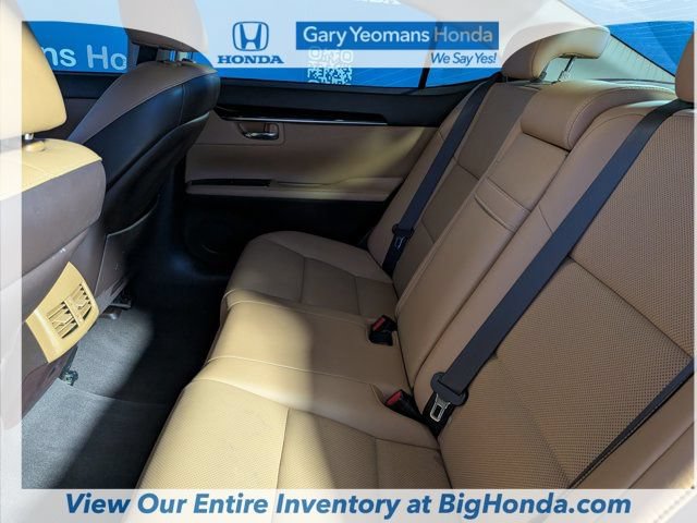 Used 2016 Lexus ES 350 w/ Premium Package w/Wood Trim FWD image 16