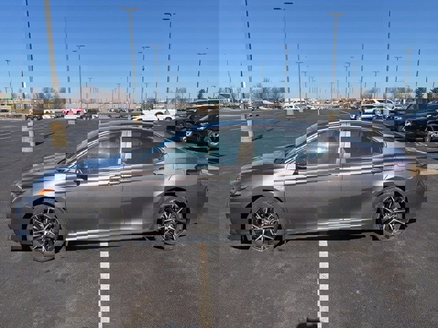 Used 2022 Toyota Camry SE image 3