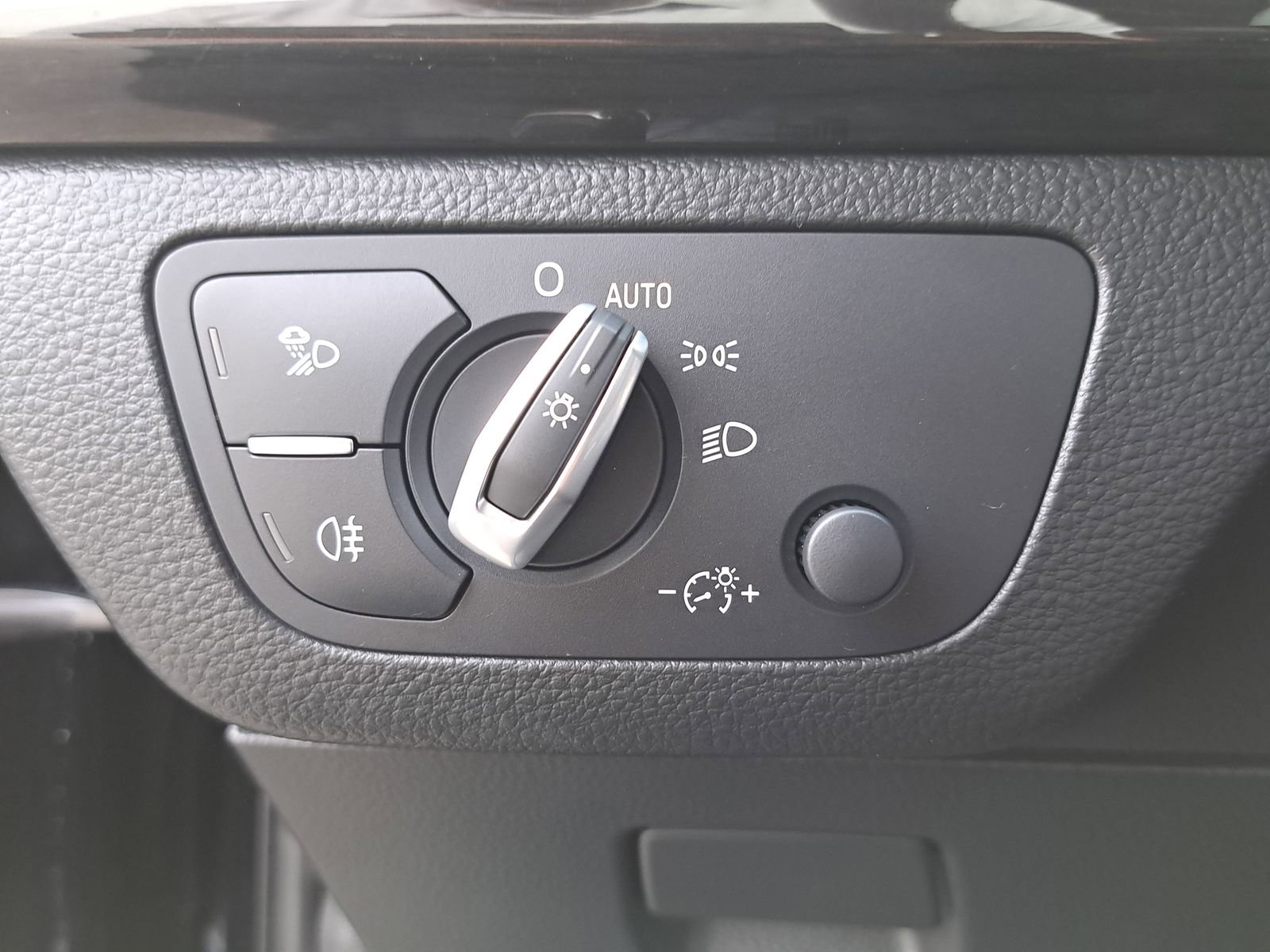 Used 2020 Audi Q5 2.0T Premium w/ Convenience Package image 28