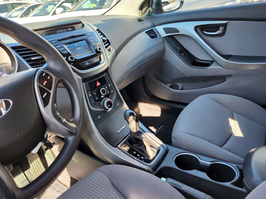 Used 2014 Hyundai Elantra SE w/ Option Group 02 FWD image 7