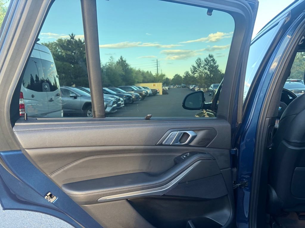 Used 2022 BMW X5 sDrive40i w/ M Sport Package RWD image 18