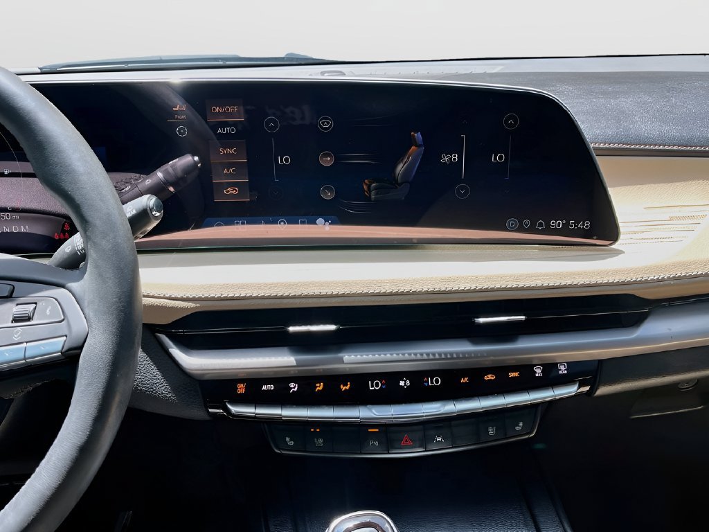 Used 2025 Cadillac XT4 Premium Luxury FWD image 16