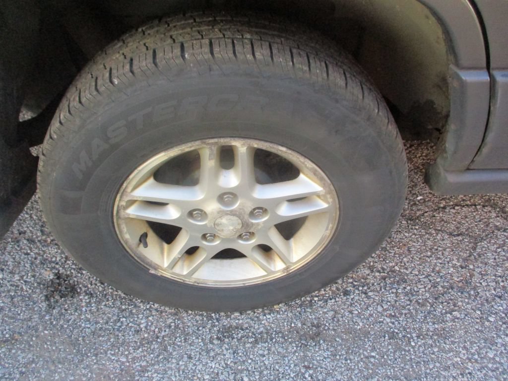 Used 2003 Jeep Grand Cherokee Laredo AWD/4WD image 3