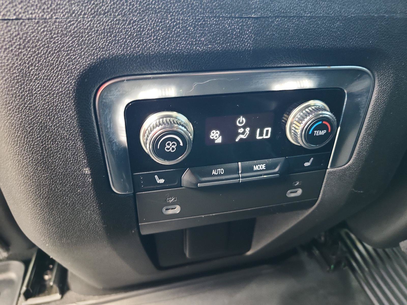 Used 2023 GMC Yukon AT4 AWD/4WD image 14