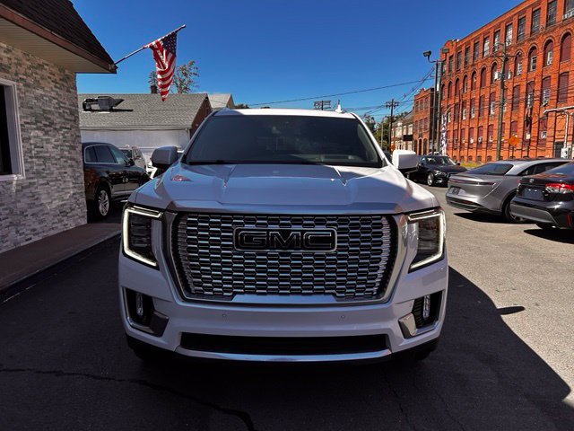 Used 2023 GMC Yukon XL Denali AWD/4WD image 2