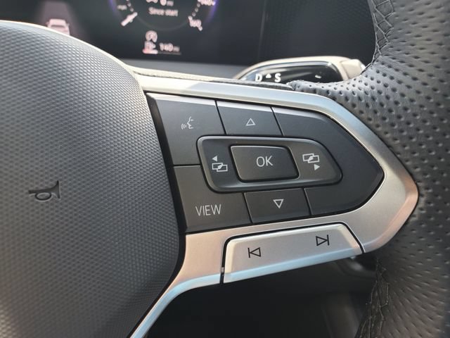 Certified 2025 Volkswagen Tiguan SE R-Line FWD image 29