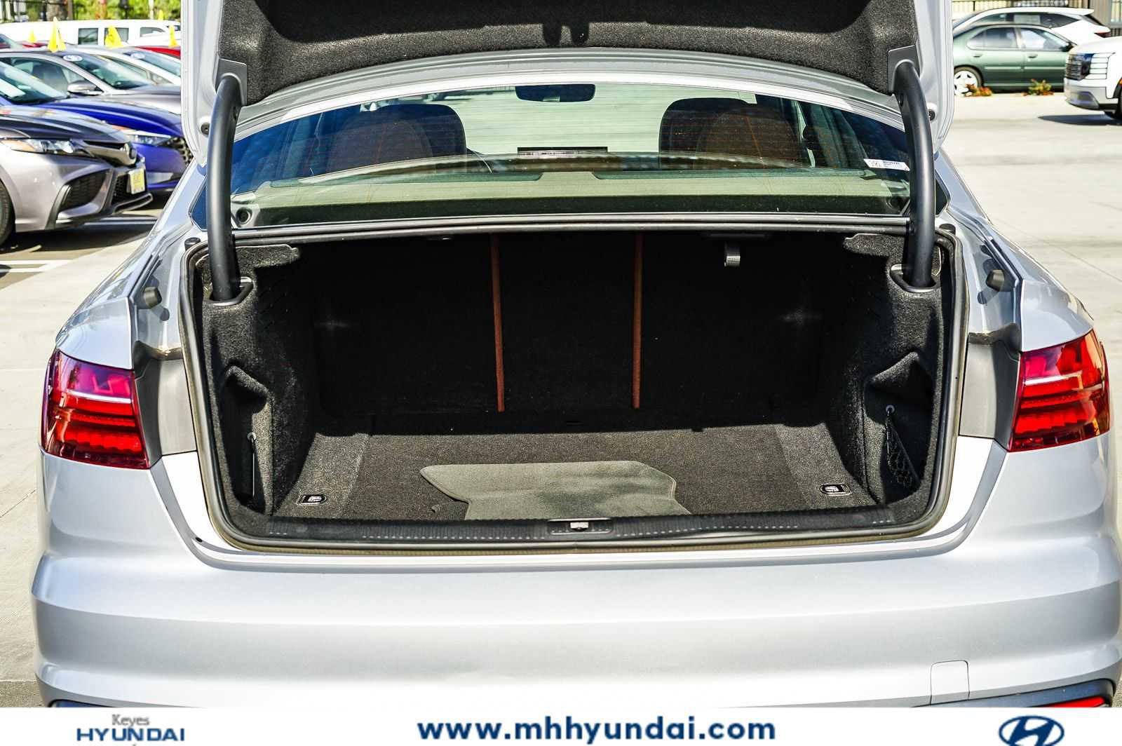 Used 2020 Audi A4 2.0T Premium w/ Convenience Package FWD image 28