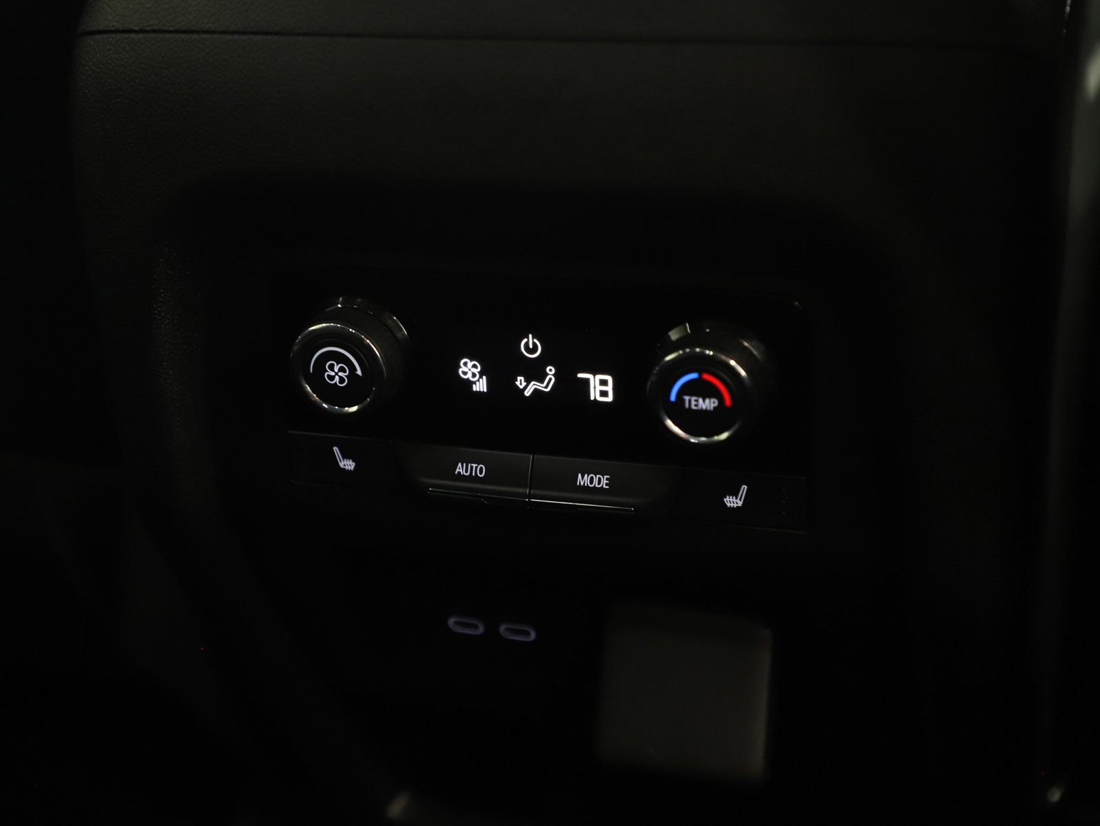 Used 2024 Chevrolet Traverse RS image 17