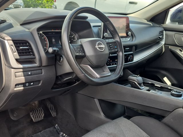 Used 2025 Nissan Rogue SV AWD/4WD image 10