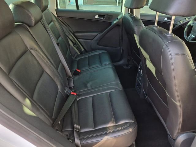 Used 2017 Volkswagen Tiguan Sport image 18