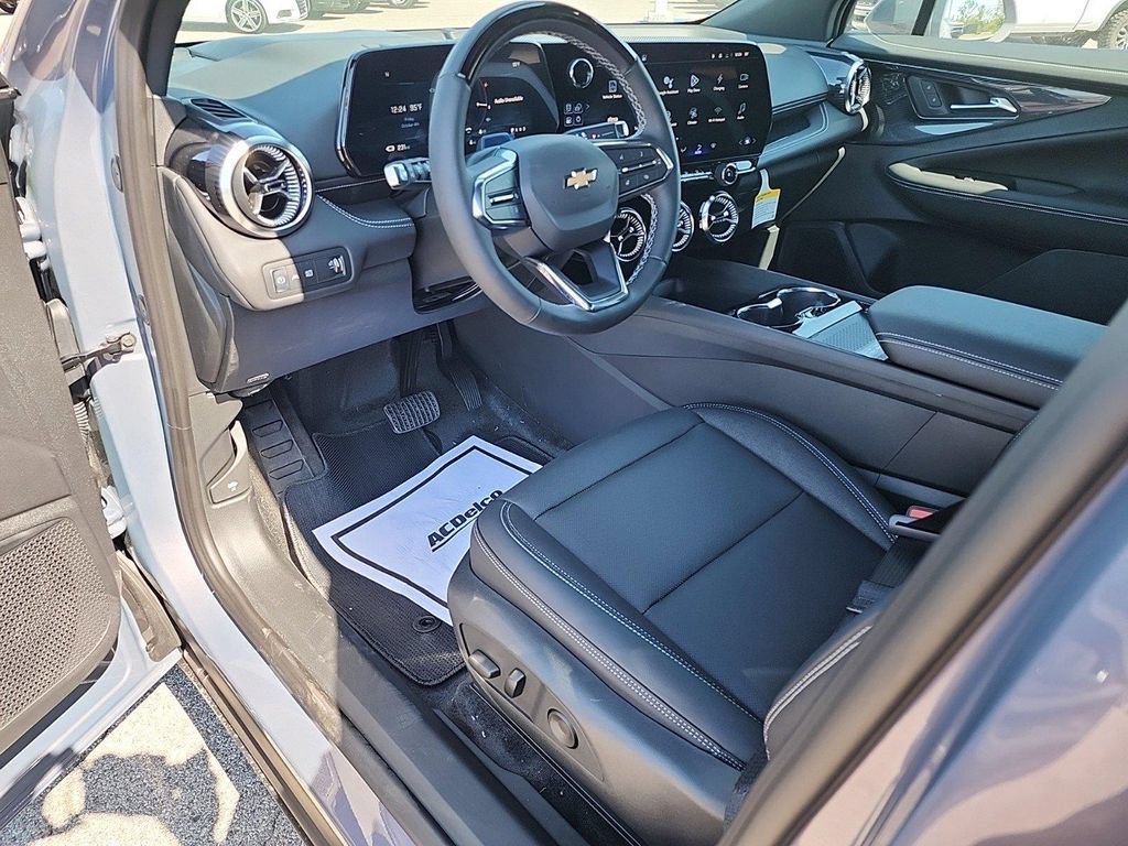 New 2025 Chevrolet Blazer EV LT w/ Super Cruise Package AWD/4WD image 10