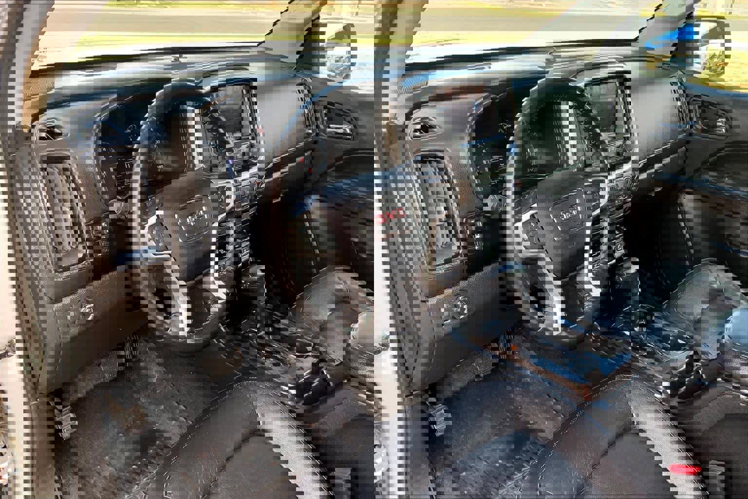 Used 2018 GMC Canyon SLT w/ Driver Alert Package image 17