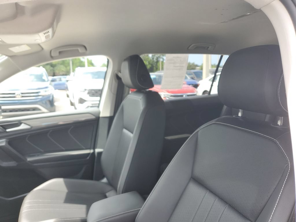 Certified 2023 Volkswagen Tiguan SE FWD image 22